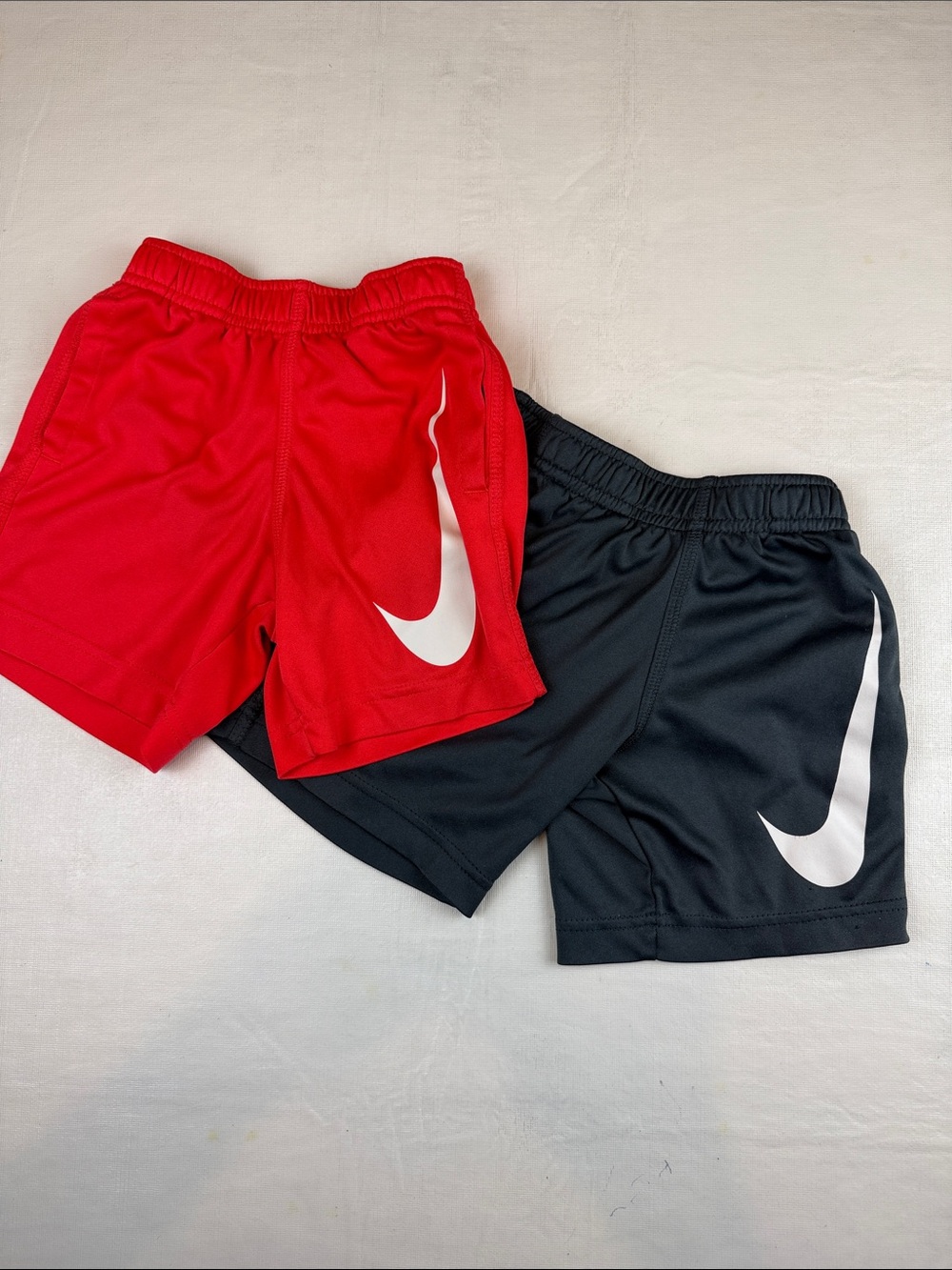 Nike Kids Red Dark Gray Athletic Shorts Set Size Pockets Elastic Waist Size 4T